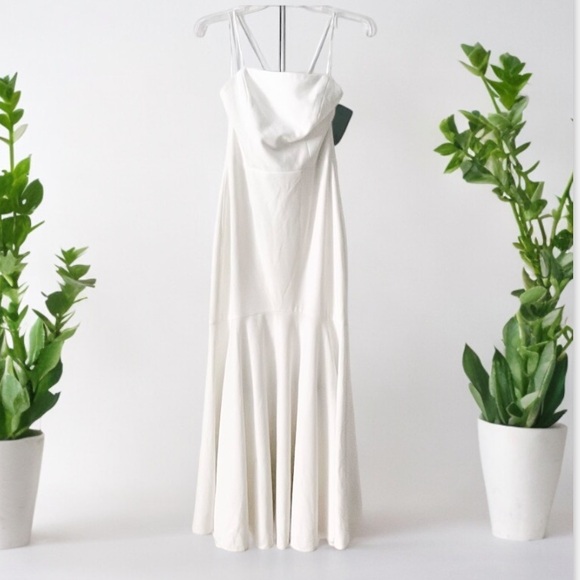 Elliatt Ivory Collins Mermaid Gown NWOT Size 8 - Picture 7 of 16